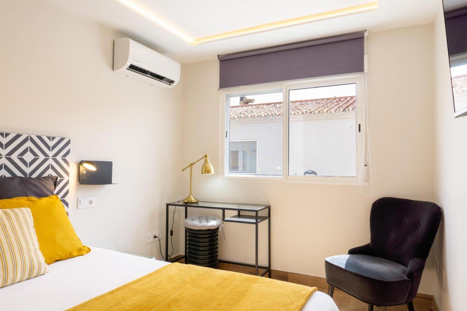 Acogedora Casa Junto Al Mar ,Cerca Del Centro Urbano Apartment Malaga Bagian luar foto