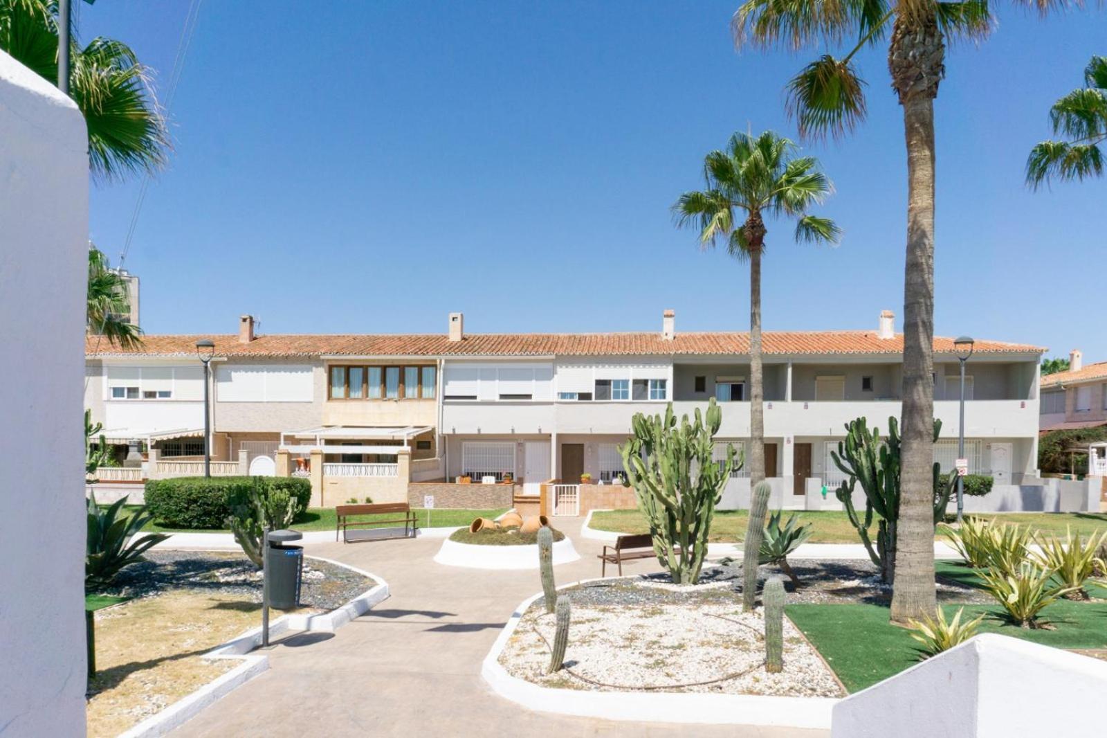 Acogedora Casa Junto Al Mar ,Cerca Del Centro Urbano Apartment Malaga Bagian luar foto