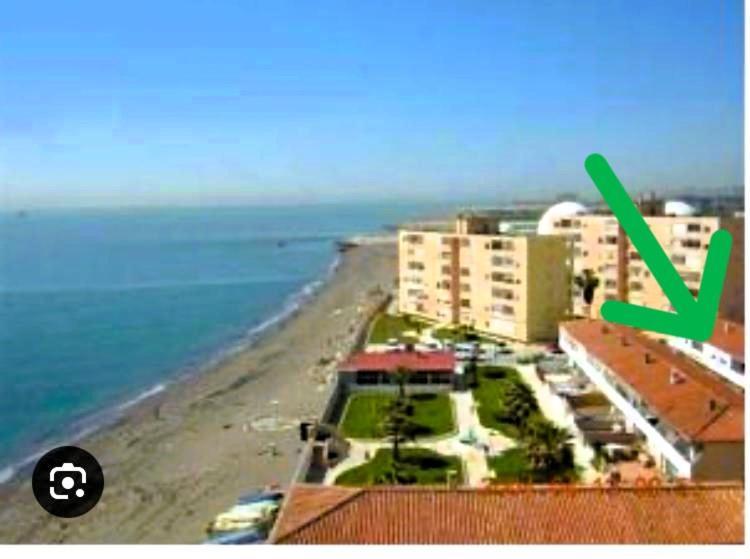 Acogedora Casa Junto Al Mar ,Cerca Del Centro Urbano Apartment Malaga Bagian luar foto